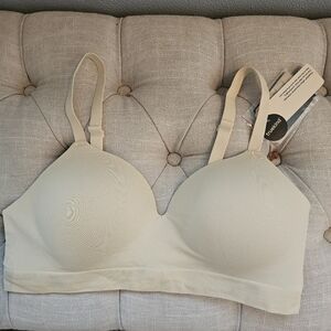 SHAPERMINT TRUKIND WIRELESS PUSHUP BRA! SIZE MED+ ! NWTS!